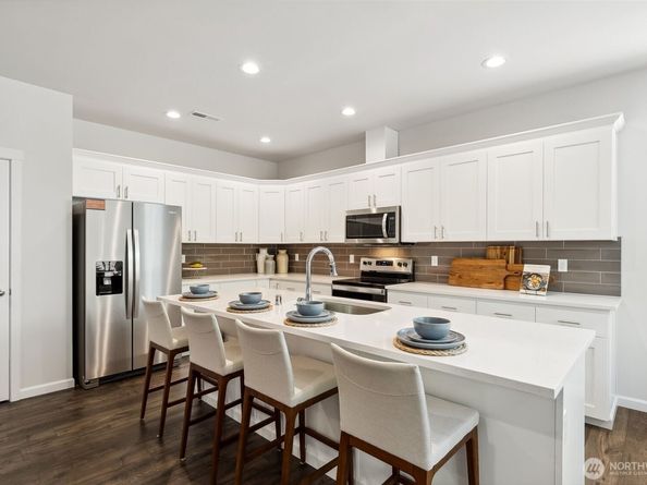 27018 30th Place S 32, Kent WA 98032