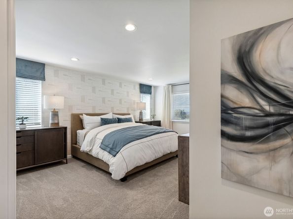 27018 30th Place S 32, Kent WA 98032