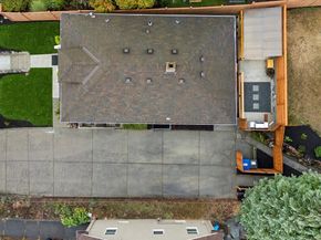 3252 13th Avenue W, Seattle WA 98119