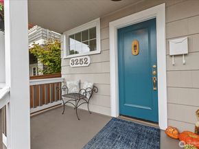 3252 13th Avenue W, Seattle WA 98119