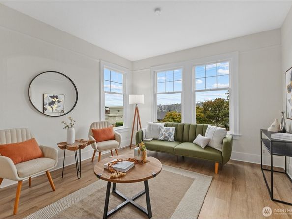 3252 13th Avenue W, Seattle WA 98119