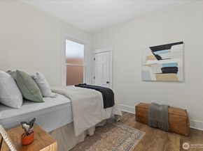 3252 13th Avenue W, Seattle WA 98119