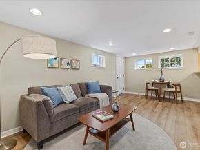 3252 13th Avenue W, Seattle WA 98119