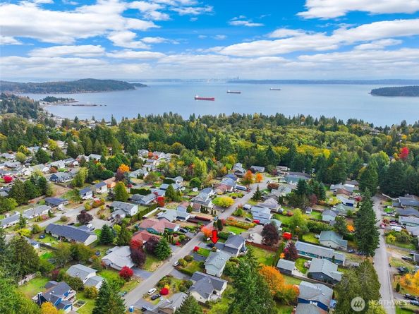 7270 E Raintree Lane, Port Orchard WA 98366