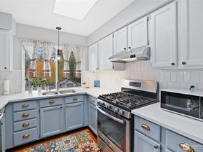 7270 E Raintree Lane, Port Orchard WA 98366