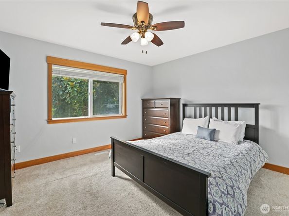 7270 E Raintree Lane, Port Orchard WA 98366
