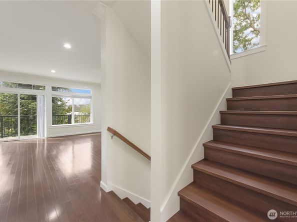 12722 D 35 Avenue NE, Seattle WA 98125