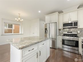 12722 D 35 Avenue NE, Seattle WA 98125