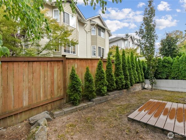 12722 D 35 Avenue NE, Seattle WA 98125