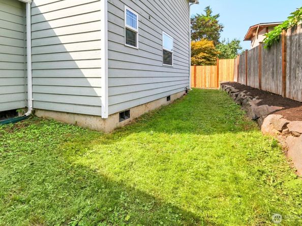 9912 Holly Drive A, Everett WA 98204