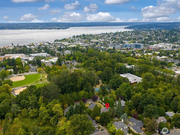 414 10th Street S, Kirkland WA 98033