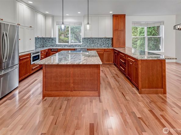 414 10th Street S, Kirkland WA 98033
