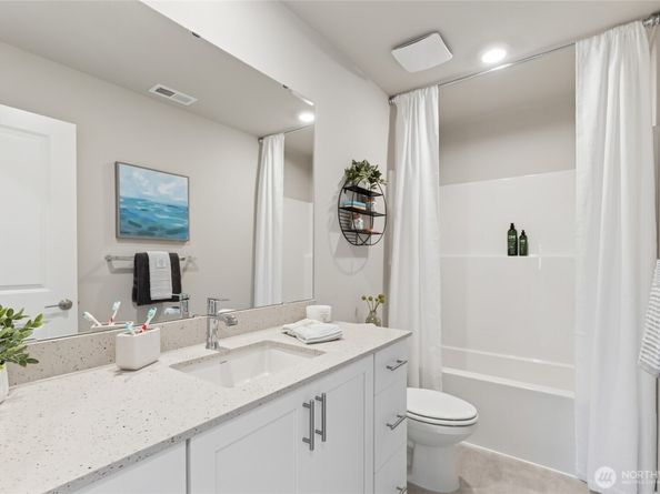 13524 NE 104th Way 46, Kirkland WA 98033