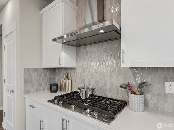 13524 NE 104th Way 46, Kirkland WA 98033