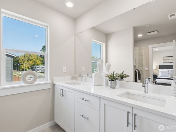 13524 NE 104th Way 46, Kirkland WA 98033