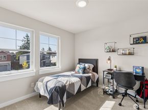 13524 NE 104th Way 46, Kirkland WA 98033