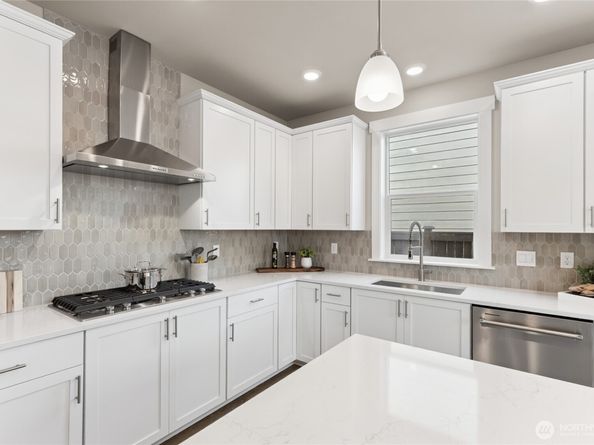 13524 NE 104th Way 46, Kirkland WA 98033