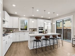 13524 NE 104th Way 46, Kirkland WA 98033