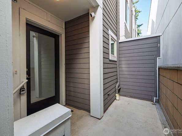 2502 N 50th Street 101, Seattle WA 98103