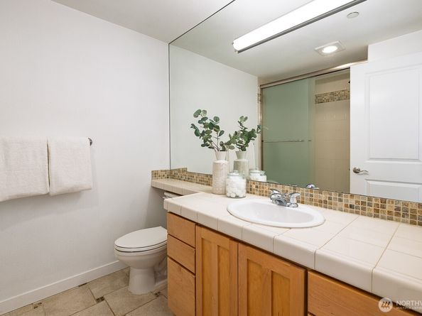 2502 N 50th Street 101, Seattle WA 98103