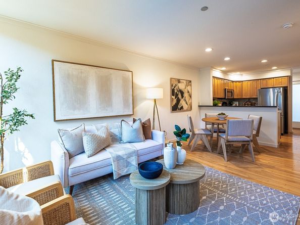 2502 N 50th Street 101, Seattle WA 98103