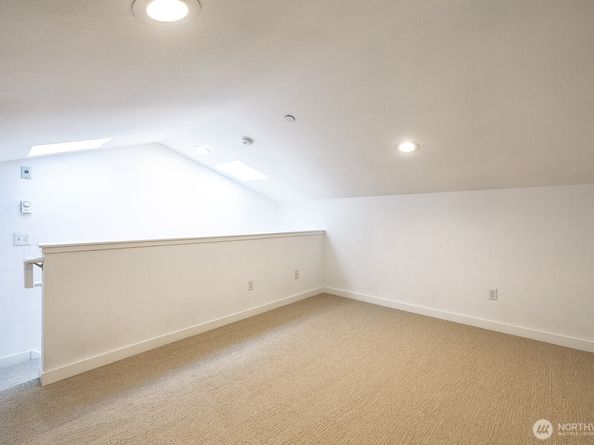 2502 N 50th Street 101, Seattle WA 98103