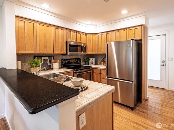2502 N 50th Street 101, Seattle WA 98103