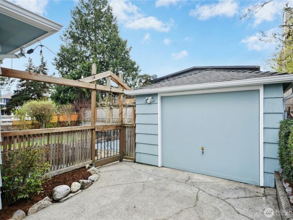 3849 NE 95th Street, Seattle WA 98115