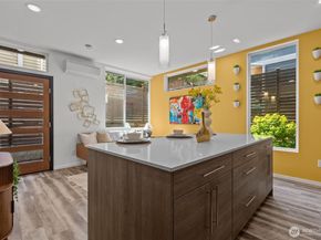 9221 Linden Avenue C, Seattle WA 98103