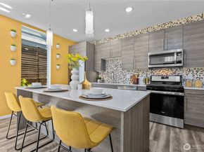 9221 Linden Avenue C, Seattle WA 98103