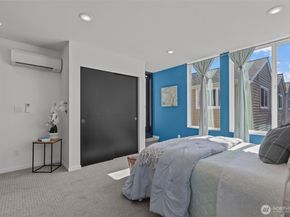 9221 Linden Avenue C, Seattle WA 98103