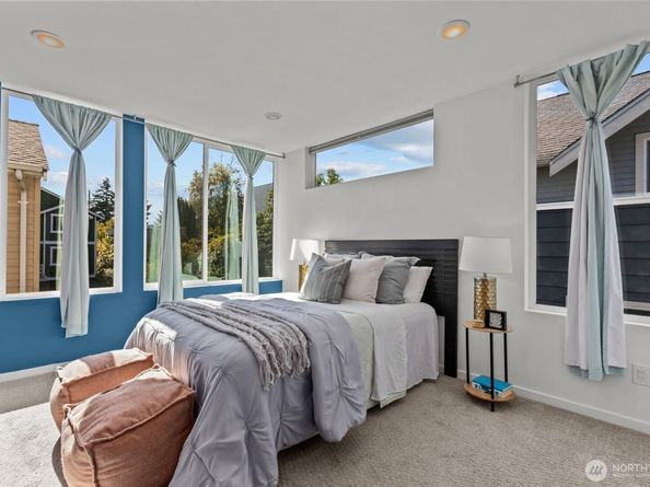9221 Linden Avenue C, Seattle WA 98103