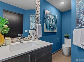 9221 Linden Avenue C, Seattle WA 98103