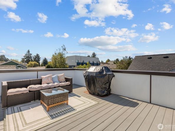 9221 Linden Avenue C, Seattle WA 98103