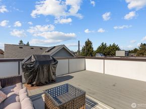 9221 Linden Avenue C, Seattle WA 98103