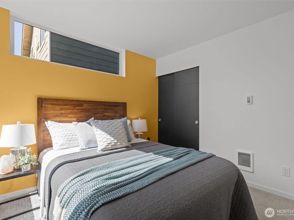 9221 Linden Avenue C, Seattle WA 98103