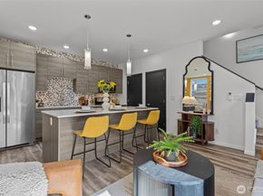 9221 Linden Avenue C, Seattle WA 98103