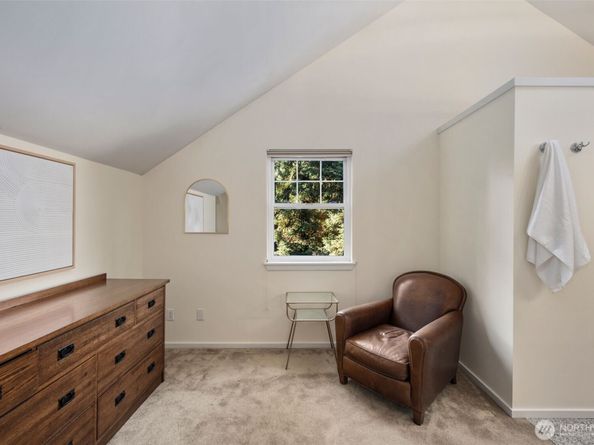 626 Lake Washington Boulevard E, Seattle WA 98112