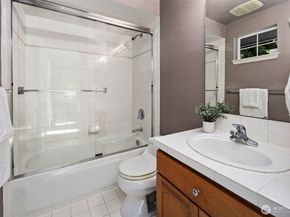 626 Lake Washington Boulevard E, Seattle WA 98112