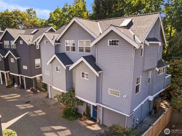 626 Lake Washington Boulevard E, Seattle WA 98112