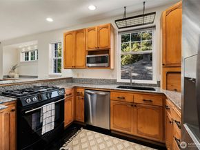 626 Lake Washington Boulevard E, Seattle WA 98112