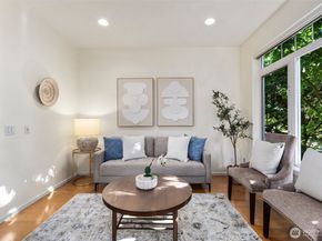 626 Lake Washington Boulevard E, Seattle WA 98112
