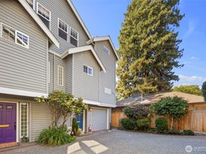 626 Lake Washington Boulevard E, Seattle WA 98112