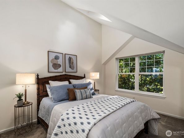 626 Lake Washington Boulevard E, Seattle WA 98112