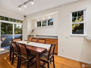 626 Lake Washington Boulevard E, Seattle WA 98112