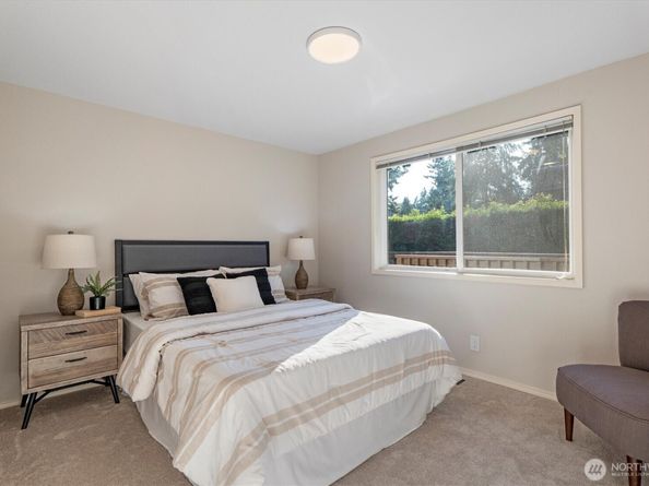 10824 SE 23rd Street, Bellevue WA 98004