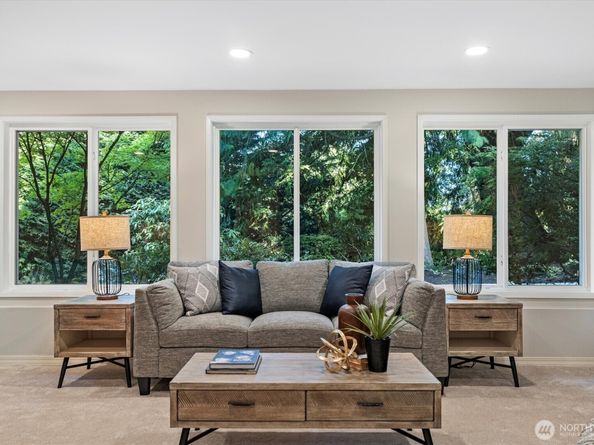 10824 SE 23rd Street, Bellevue WA 98004