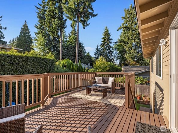 10824 SE 23rd Street, Bellevue WA 98004