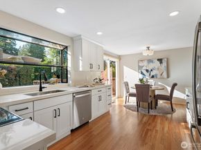 10824 SE 23rd Street, Bellevue WA 98004