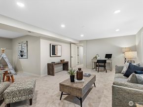 10824 SE 23rd Street, Bellevue WA 98004